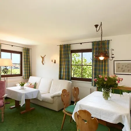 Schwarz Apartment